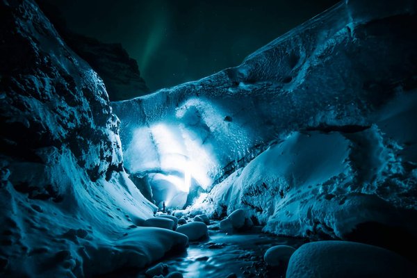 Quels sont les meilleurs sites pour une exploration des grottes de glace en Nouvelle-Zélande?